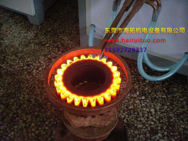 冷噴冷卻方式式齒條高頻淬火機(jī)(圖1) 冷噴冷卻方式式齒條高頻淬火機(jī)(圖1)