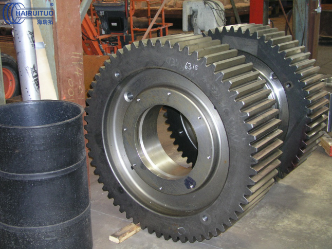 工程師及研發(fā)團(tuán)隊對大型齒輪淬火脫碳仿真分析