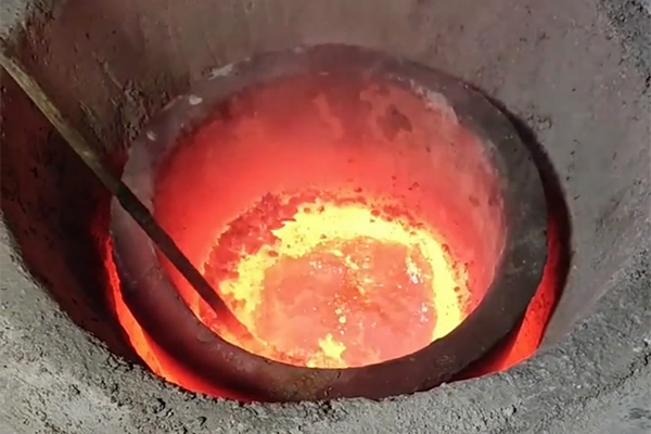 可以個性定制鋁合金感應(yīng)熔煉爐的廠家(圖1)