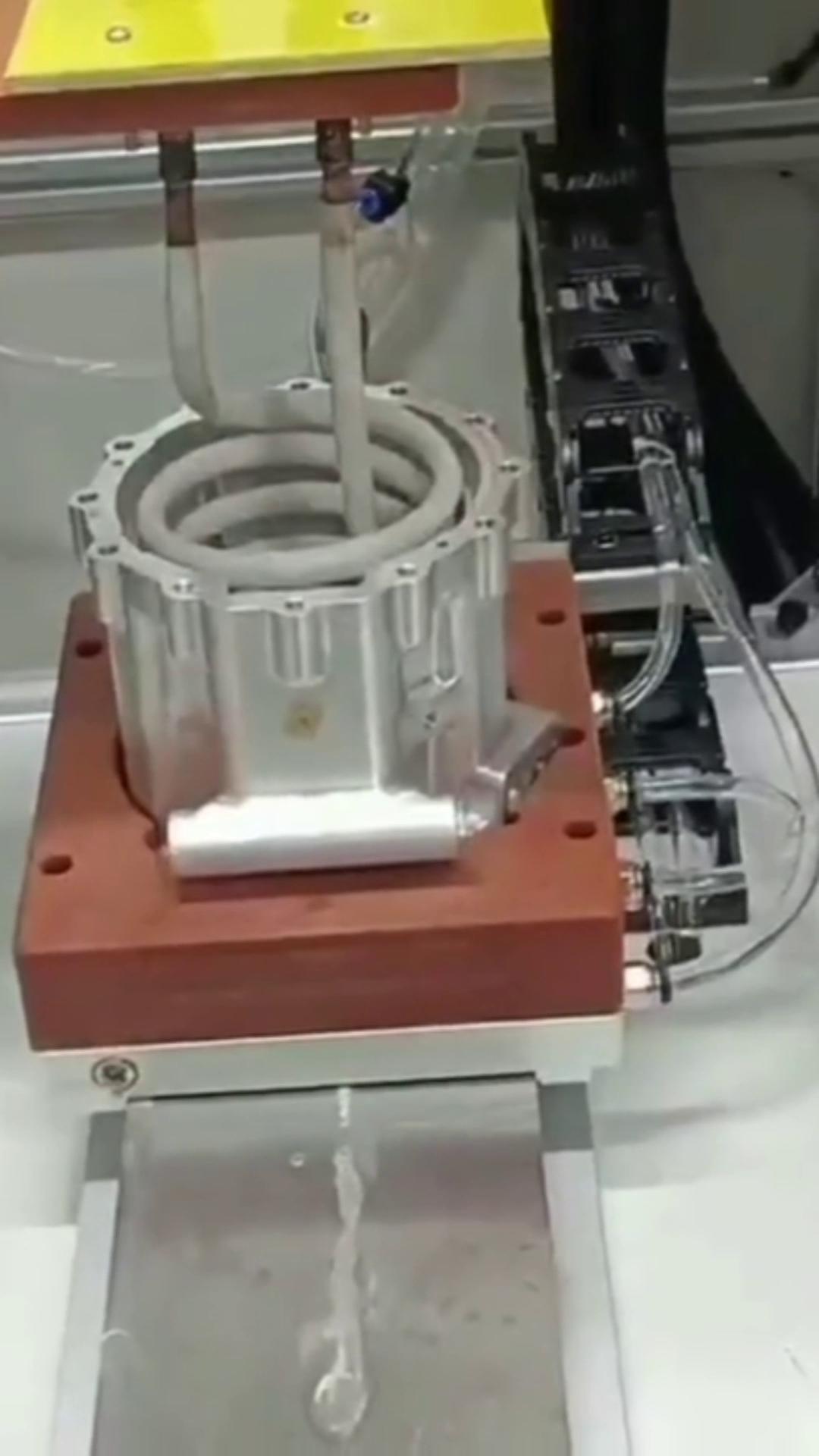 高頻感應(yīng)加熱設(shè)備——新能源電機(jī)殼熱套的應(yīng)用(圖2) 高頻感應(yīng)加熱設(shè)備——新能源電機(jī)殼熱套的應(yīng)用(圖2)