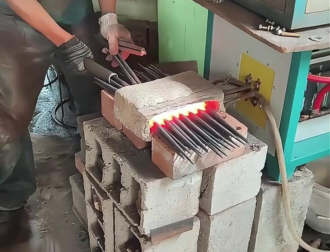 超音頻感應加熱設備為金屬毛坯棒料的加熱提供了解決方案