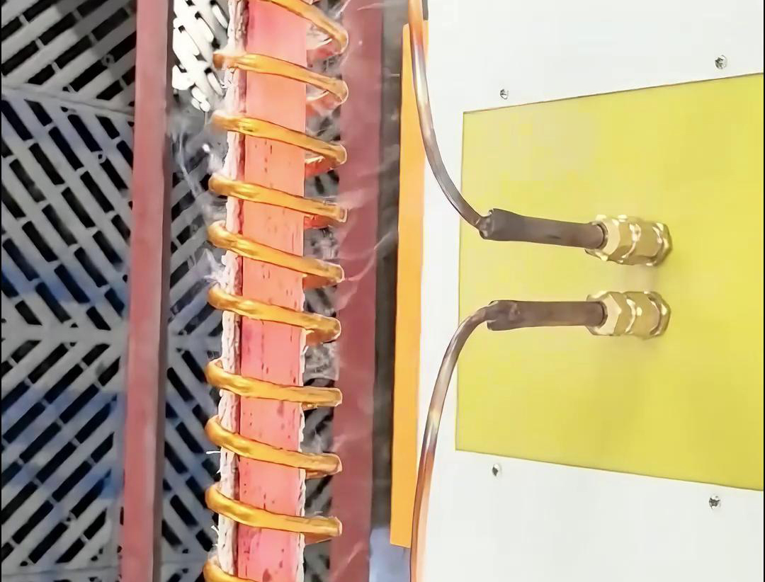 這么長的鋼板完全加熱，選擇什么的加熱方式呢？用感應(yīng)加熱設(shè)備吧