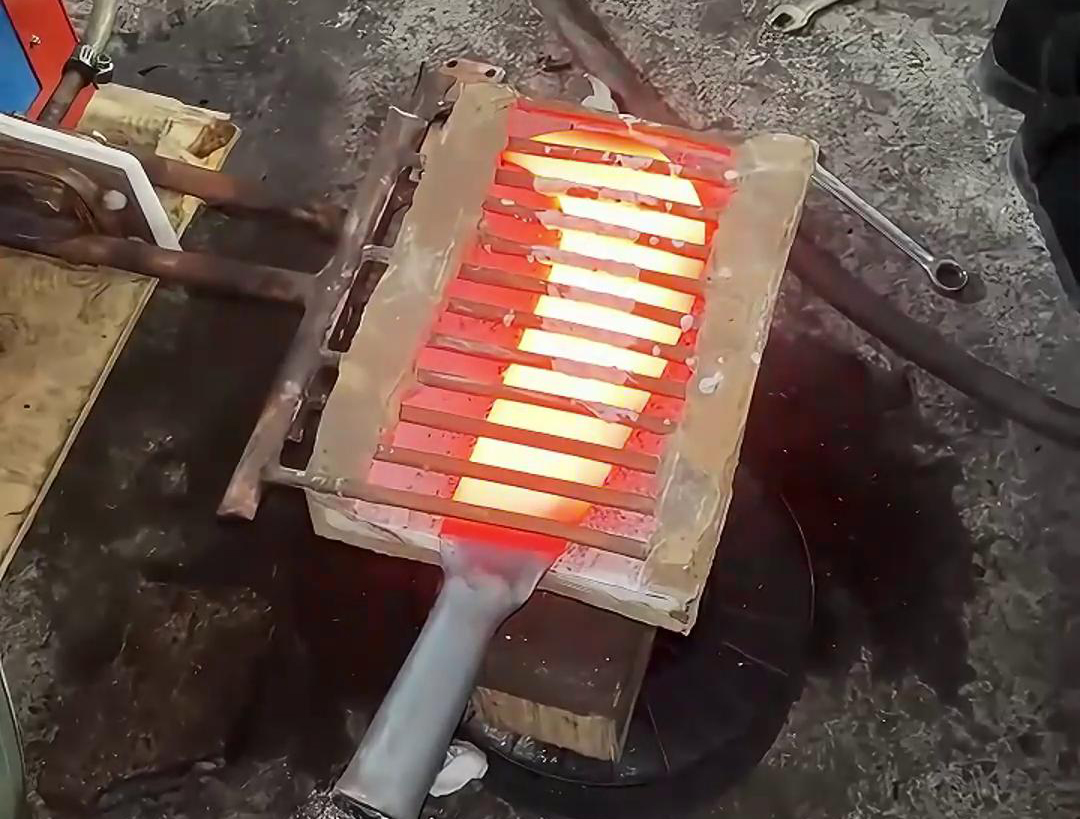 超高頻感應(yīng)加熱機(jī)具有完成刀具淬火、退火、回火、正火等熱處理工藝的能力