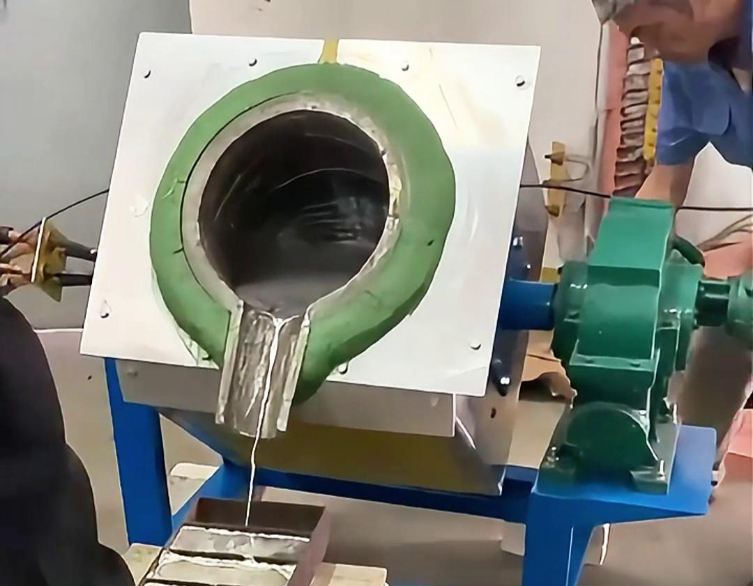 實驗室電動傾倒式中頻熔煉爐 便捷與安全并存廣泛適用