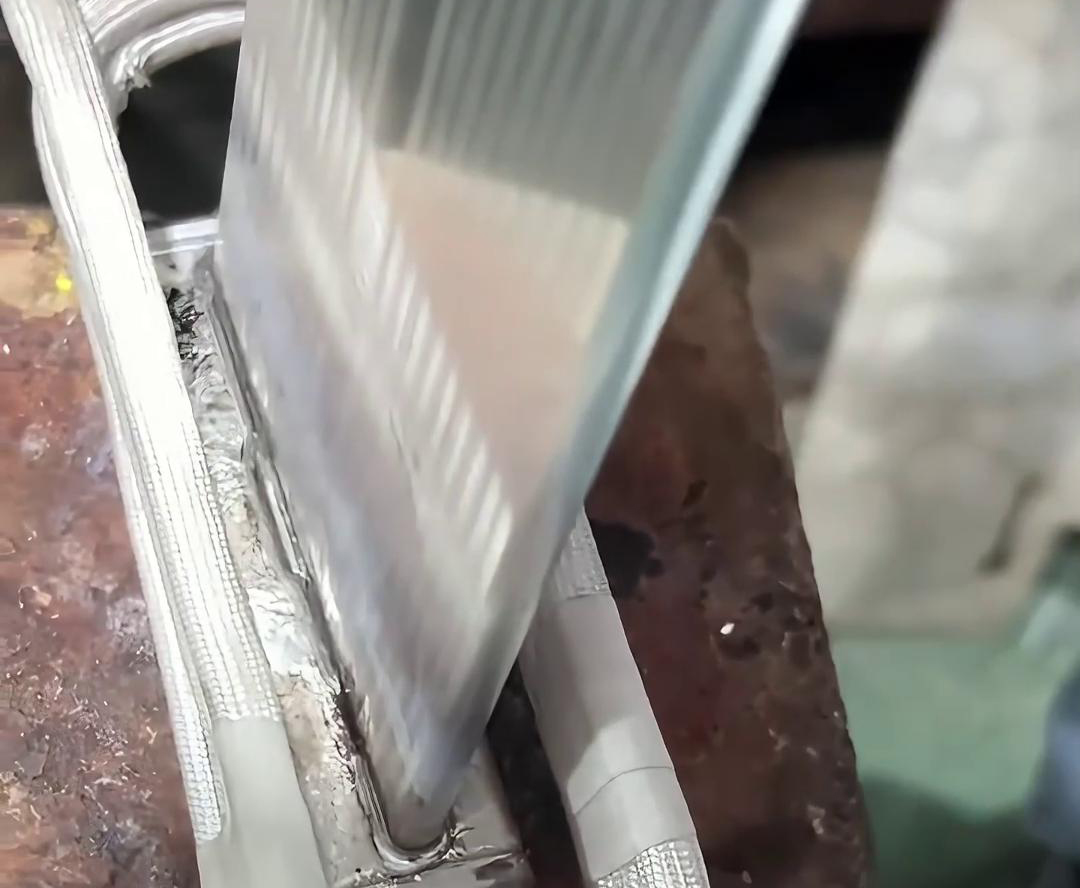 關(guān)于散熱片鋁合金高頻焊接技術(shù)的詳細解析