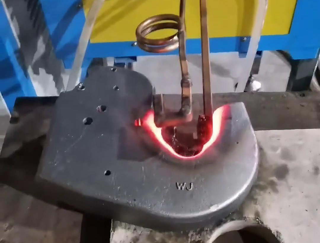 拖拉機(jī)配件內(nèi)孔高頻淬火，用于提高零件的耐磨性、硬度和疲勞強(qiáng)度