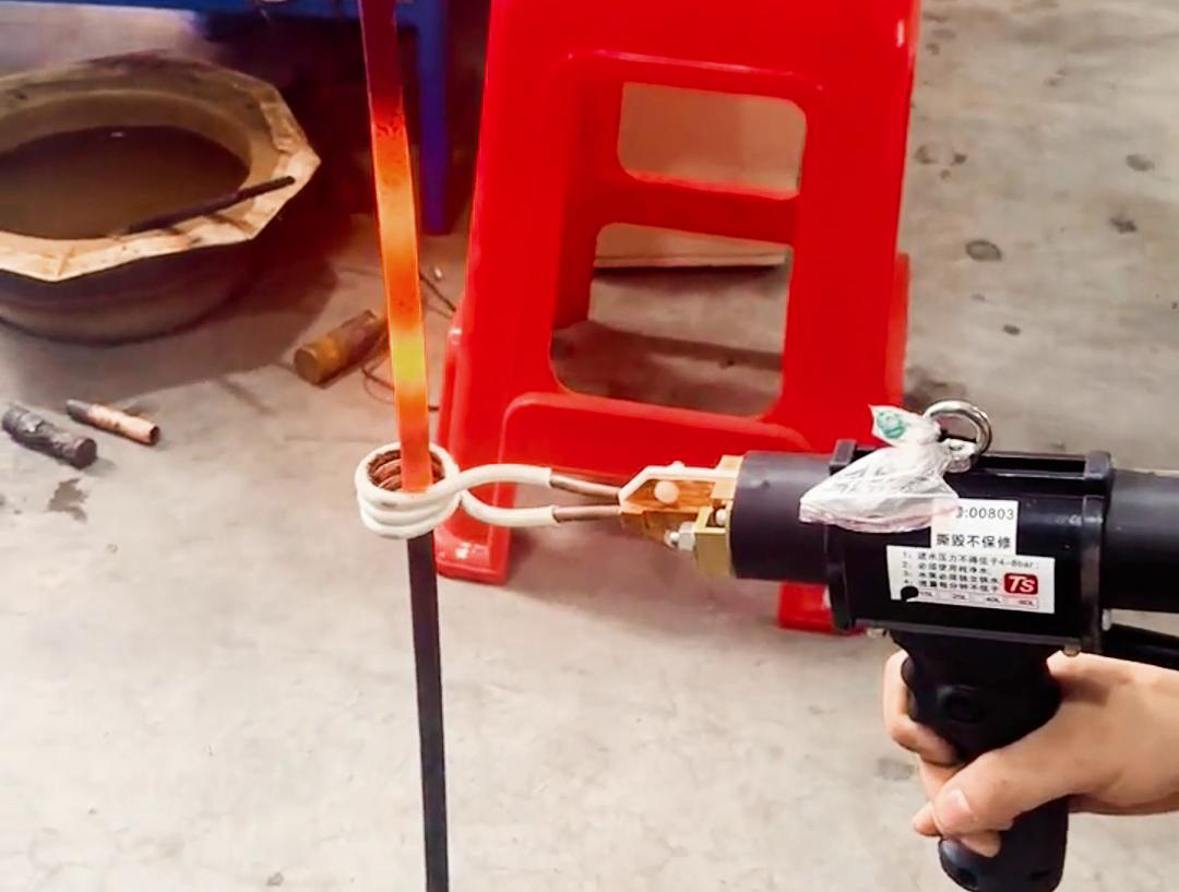 手持式高頻加熱機(jī)：五金配件生產(chǎn)熱處理的便捷助力