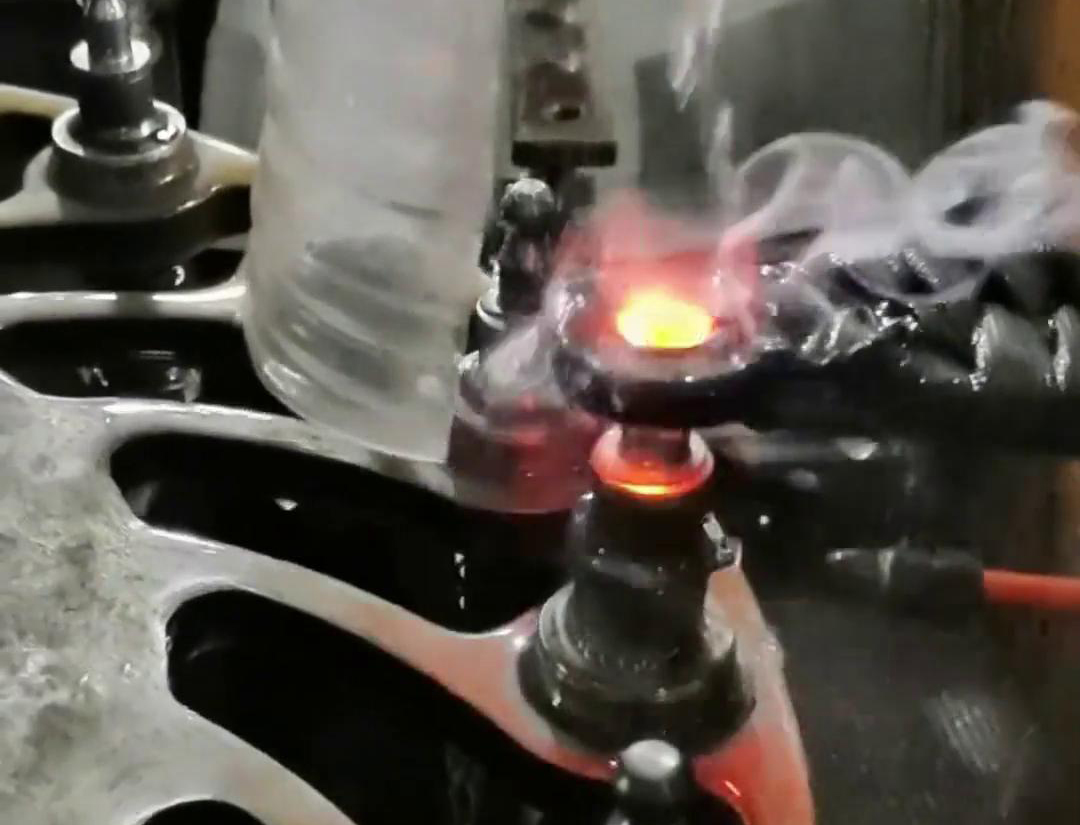 球頭自動(dòng)旋轉(zhuǎn)淬火工裝:提升熱處理效能的關(guān)鍵