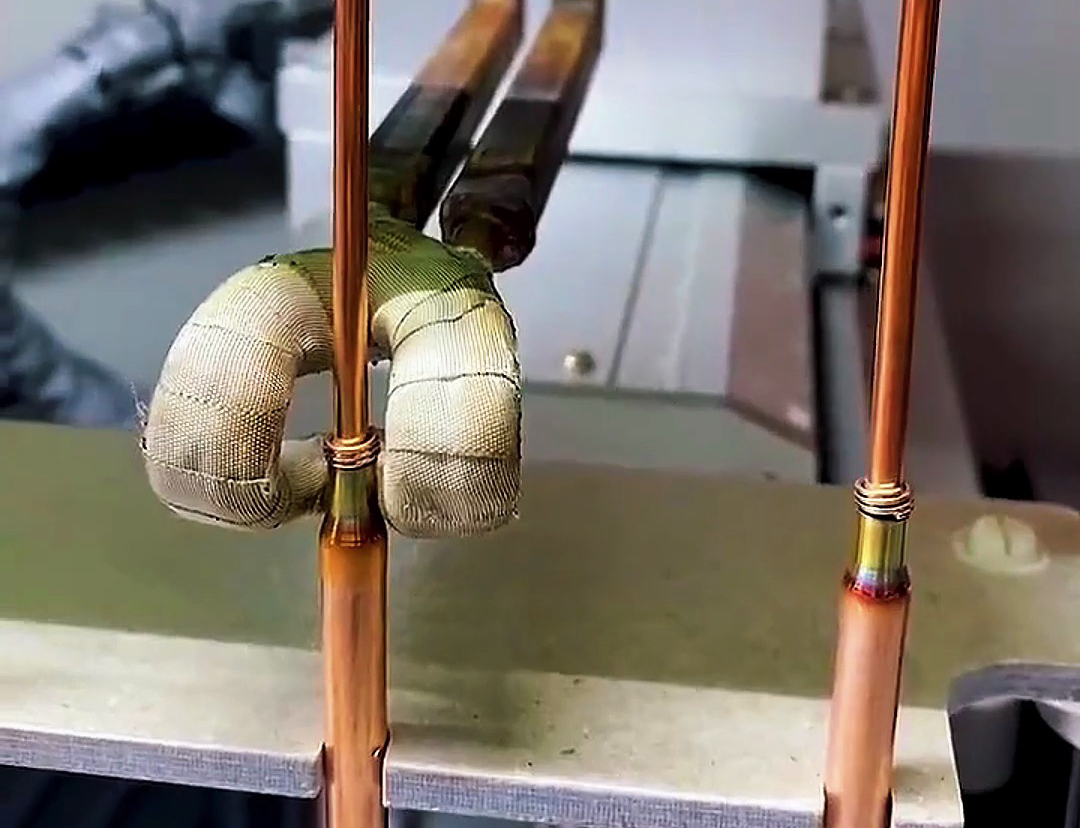 海瑞拓自動(dòng)化高頻釬焊設(shè)備:空調(diào)制造中毛細(xì)銅管焊接高效搭檔