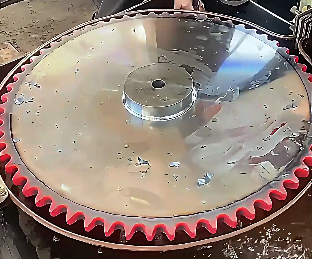 揭秘高頻齒輪淬火技術(shù)，為什么高頻淬火比傳統(tǒng)火焰爐更優(yōu)秀？看完這個(gè)你就懂了