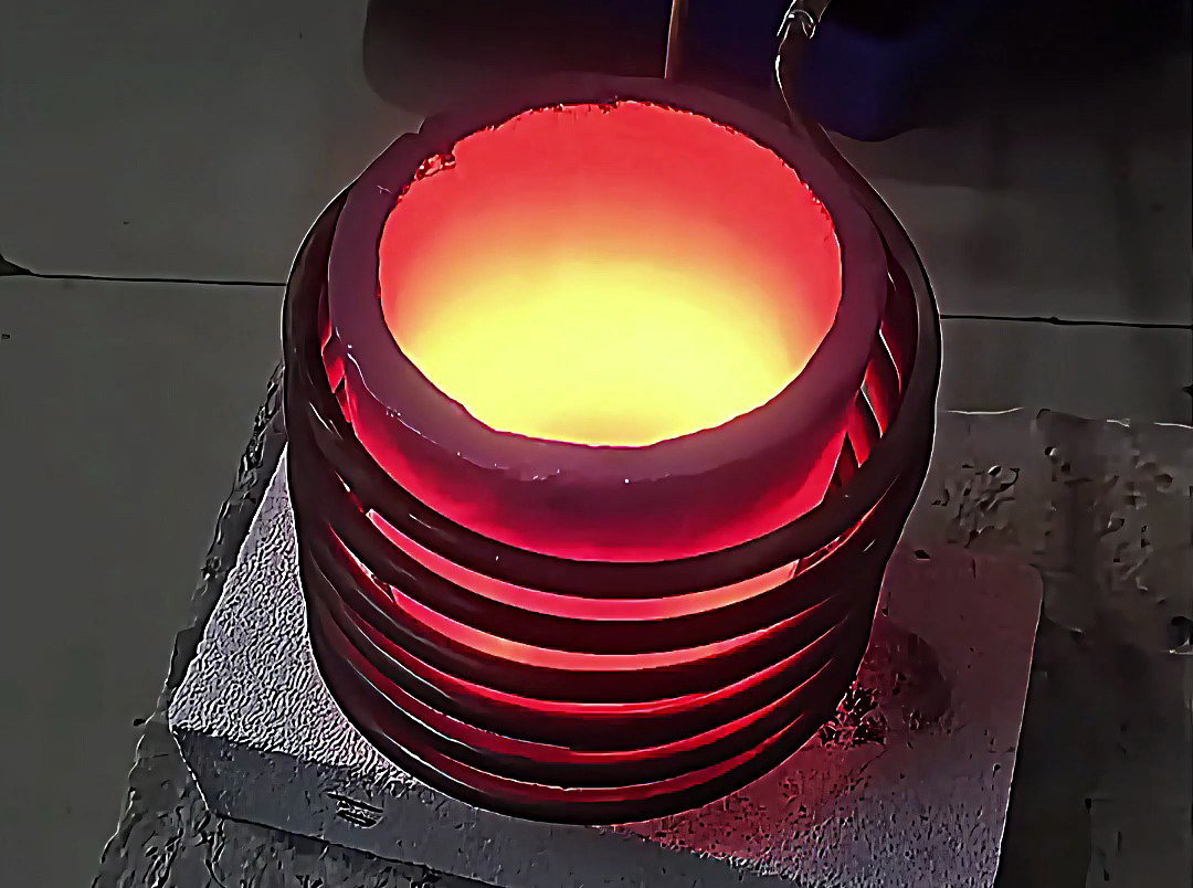 小規(guī)模生產(chǎn)必備！這款高頻熔煉爐為何受行業(yè)青睞？