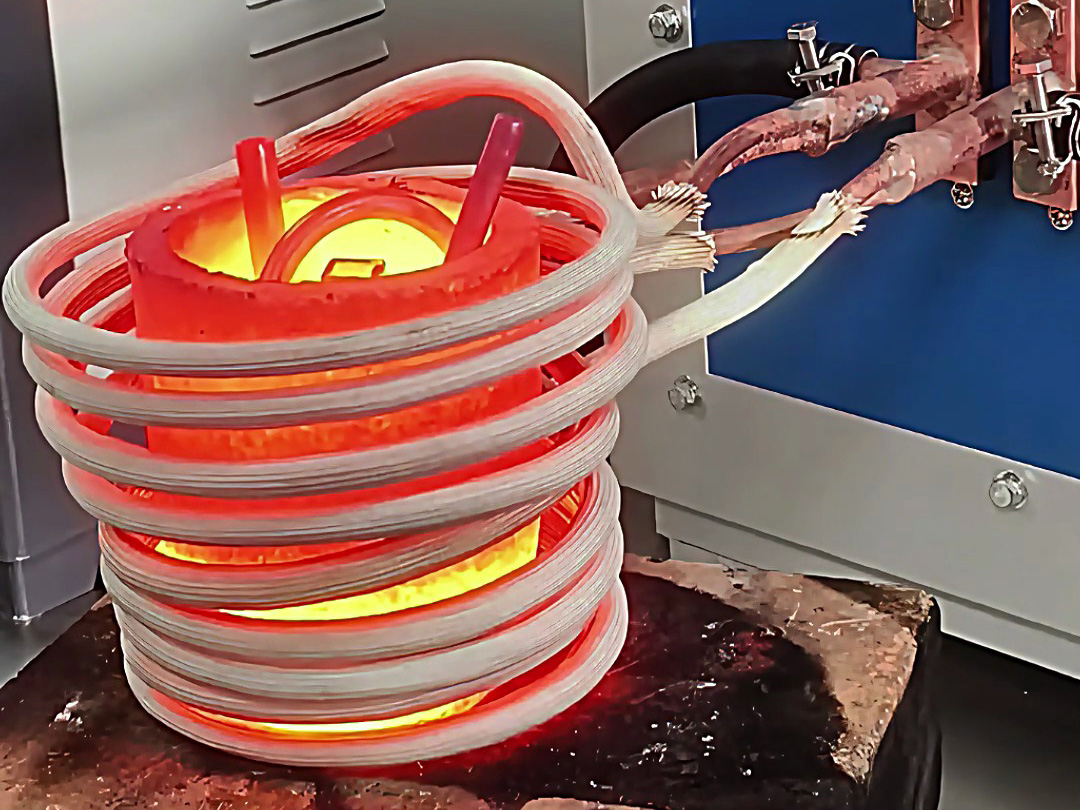 小型高頻感應(yīng)熔煉爐用于黃銅熔煉，具備快速、高效、環(huán)保、適合實(shí)驗(yàn)室使用等優(yōu)點(diǎn)