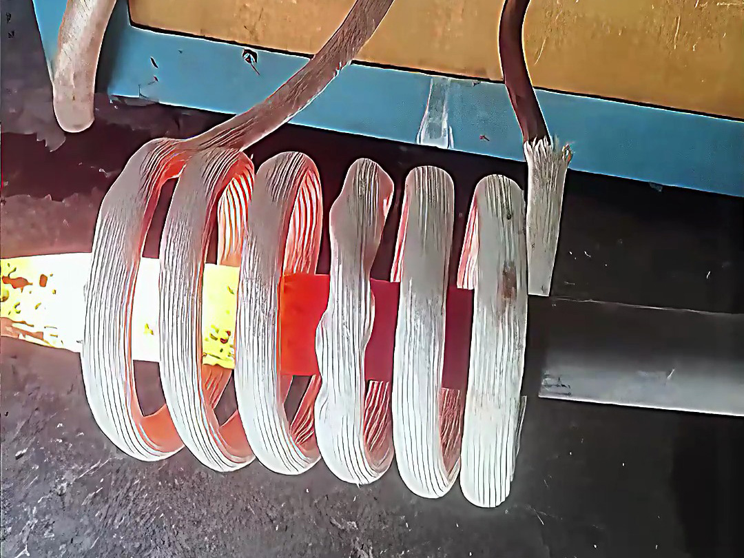 高頻加熱機(jī)是工地維修必備工具，鎬尖加熱鍛打設(shè)備