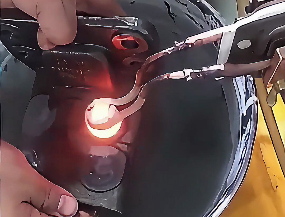 超高頻淬火機(jī)可以對(duì)鑄鐵局部加熱淬火熱處理