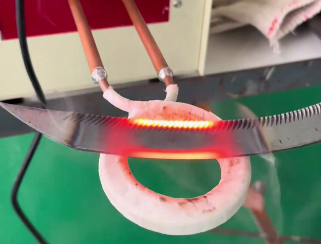 鐮刀淬火用高頻機還是超高頻淬火設備，具體還是要工藝要求