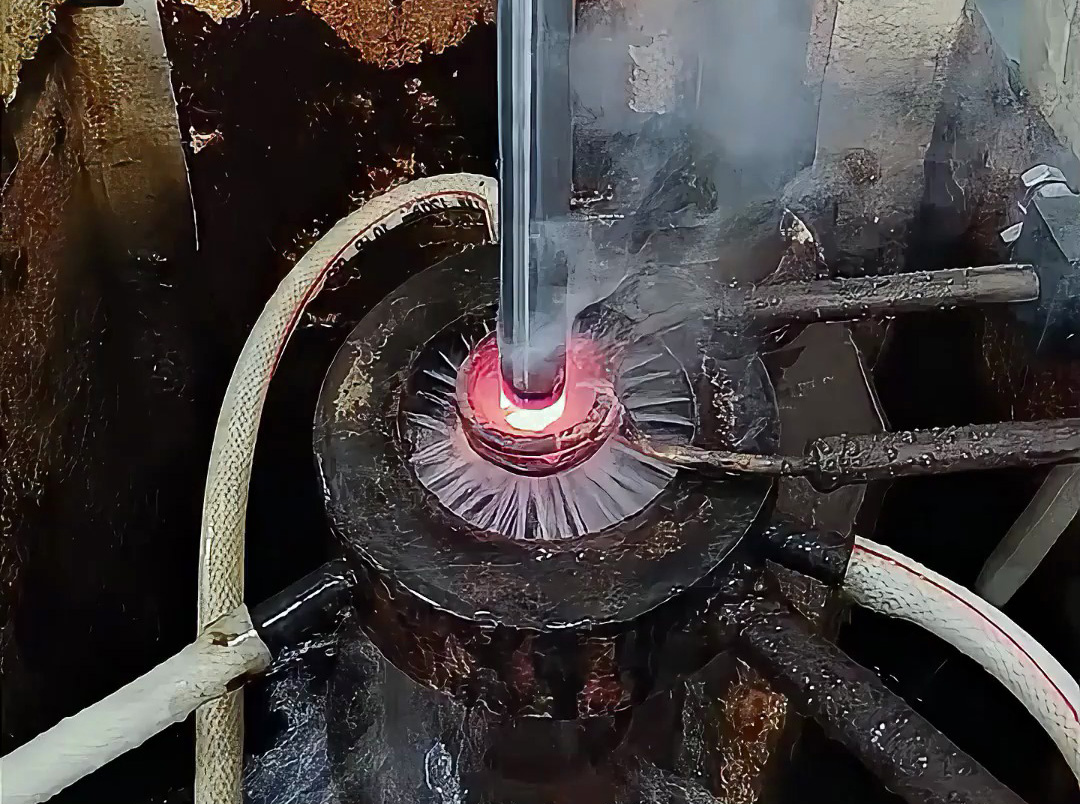 軸類(lèi)淬火降本增效！海瑞拓?cái)?shù)控高頻淬火機(jī)床，硬核實(shí)力穩(wěn)超99%合格率