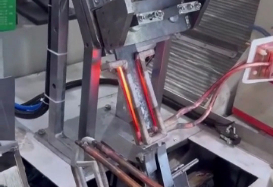 收割機刀具自動化高頻淬火熱處理