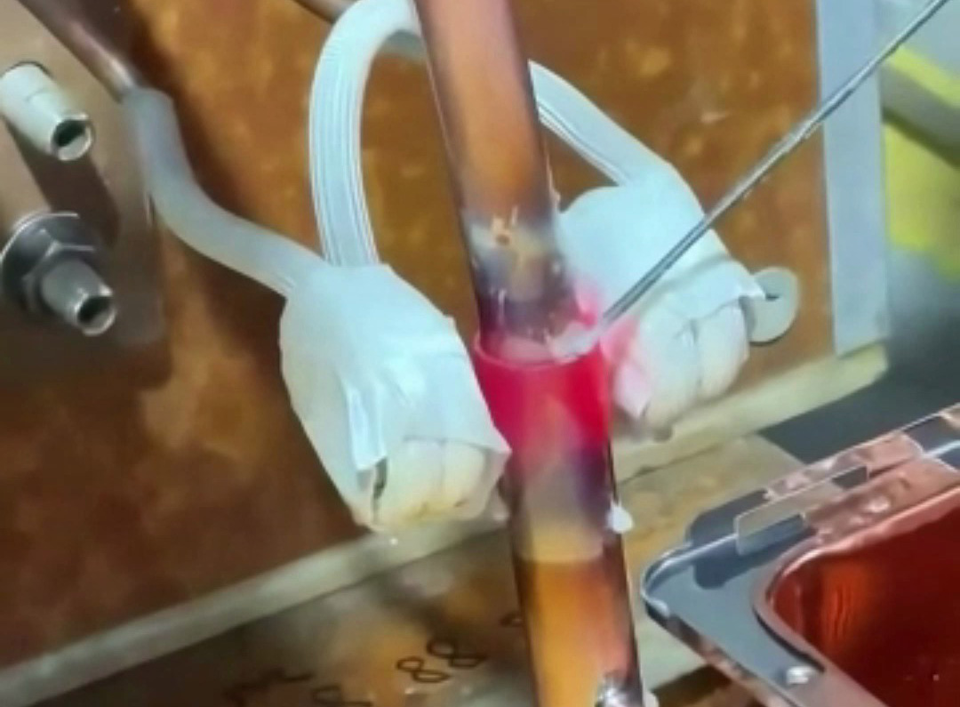 銅管焊接總出現(xiàn)虛焊、漏焊？試試海瑞拓高頻焊接設(shè)備！