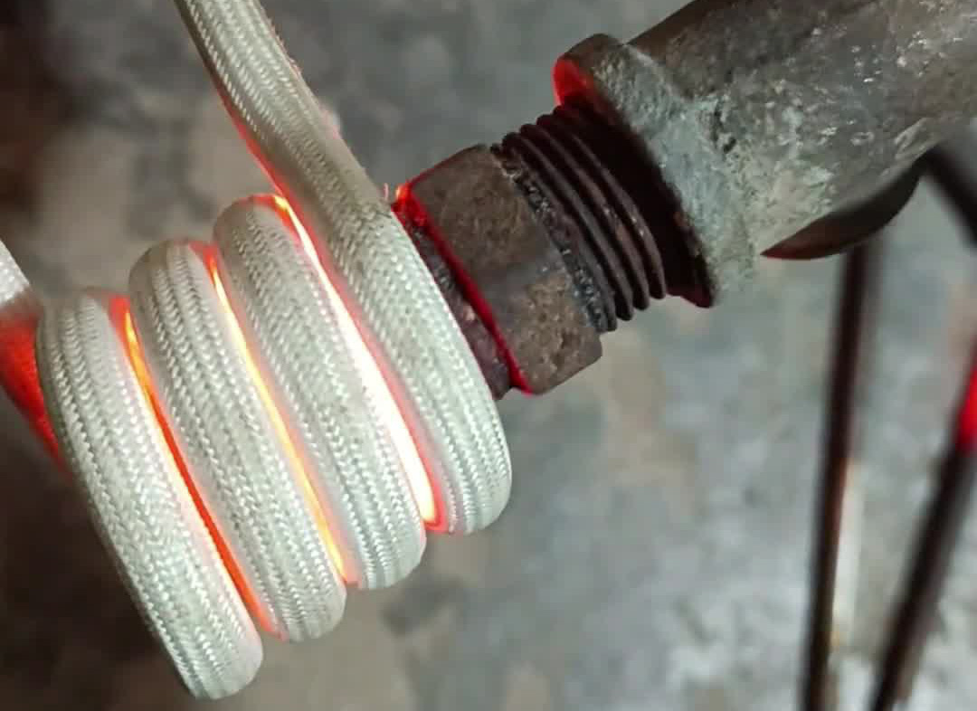 一體式高頻加熱機與分體式高頻感應(yīng)加熱設(shè)備