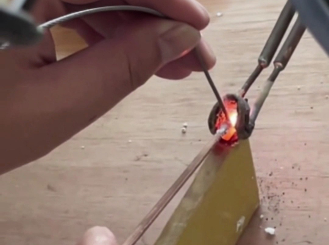 不銹鋼絲-不銹鋼頭釬焊實測！海瑞拓高頻焊機+銅焊料，焊口牢固又高效