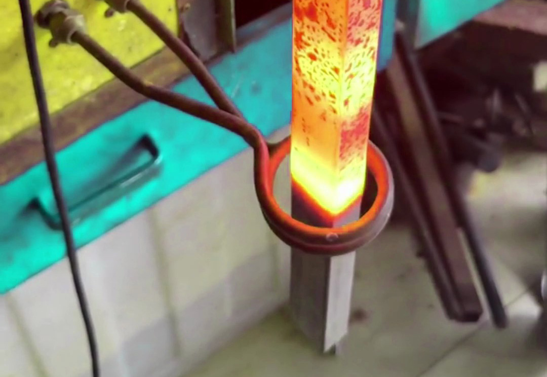 高頻退火機感應(yīng)加熱能有效消除方管加工過程中產(chǎn)生的內(nèi)應(yīng)力