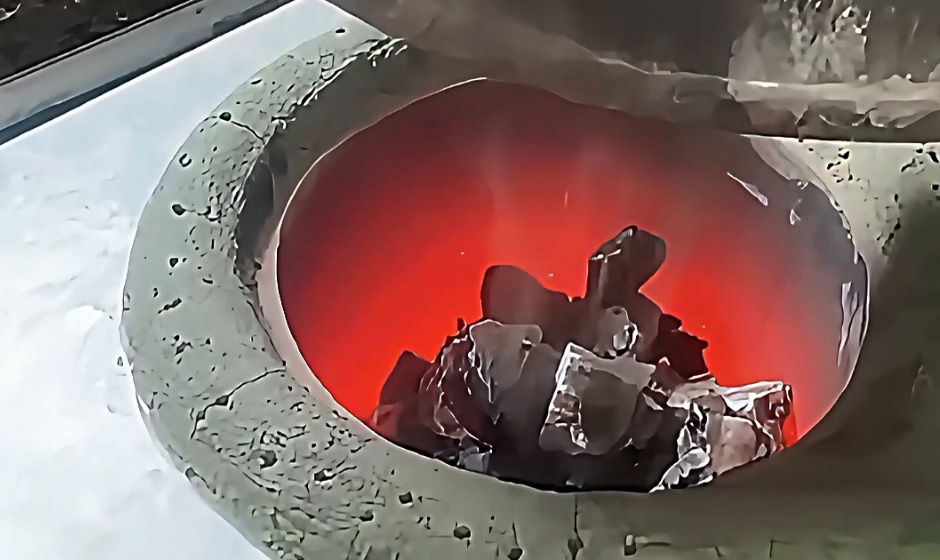 礦石中頻熔煉爐，匹配各類礦石熔煉需求