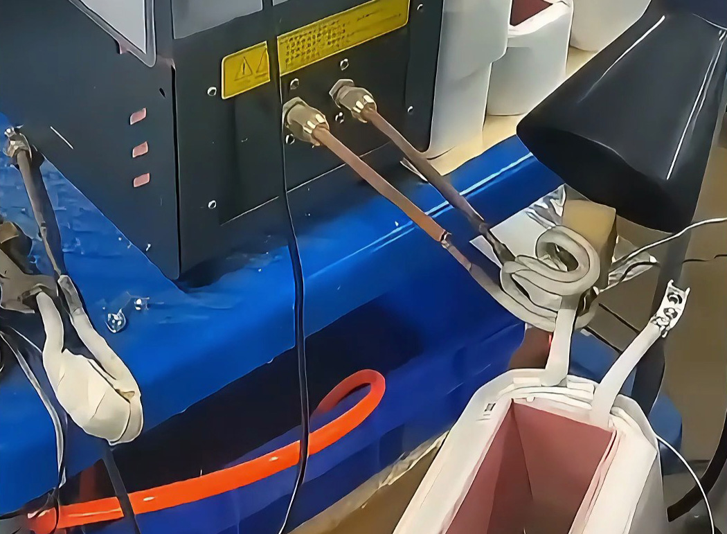 銅端子錫焊接全流程展示，焊工小哥親授高頻焊接技巧，新手必看！