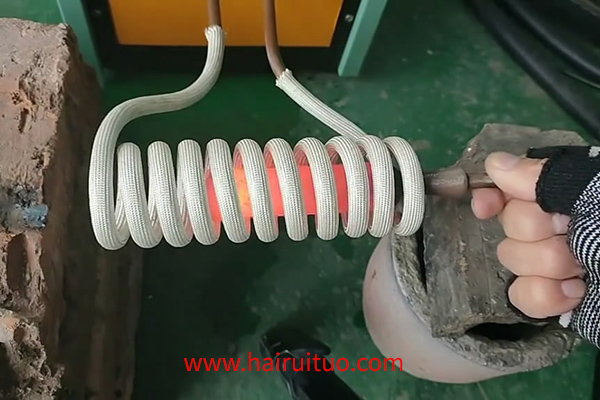 在感應(yīng)線圈設(shè)計中，如何運用相關(guān)的理論和規(guī)則？