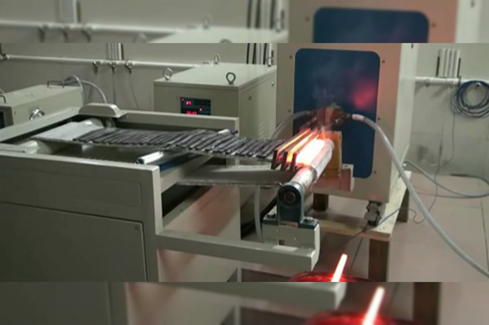 超音頻感應(yīng)加熱設(shè)備對(duì)棒料連續(xù)加熱退火視頻