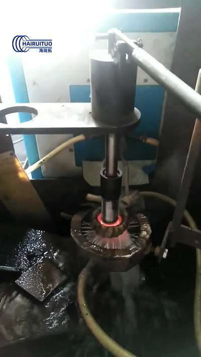 高頻淬火機床對軸類自動化淬火 