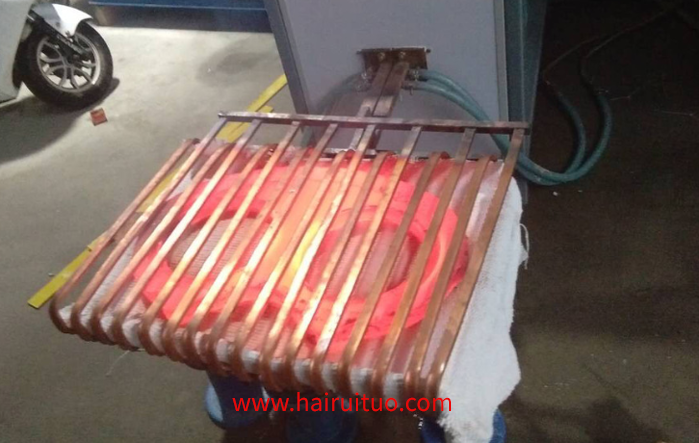 功率過大時，可采用感應加熱電源連續(xù)淬火(圖3)