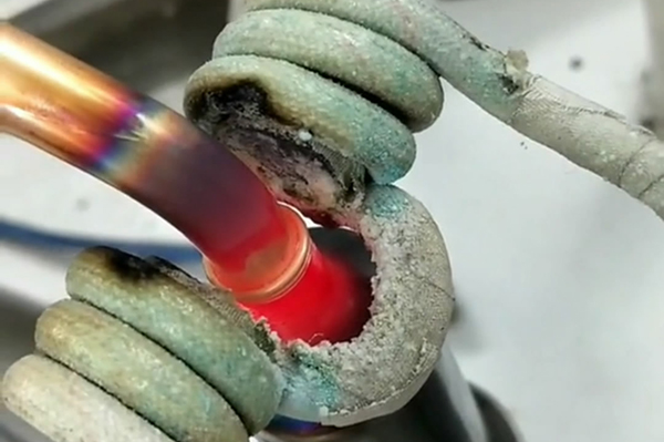 不銹鋼管和銅管釬焊在一起，異種金屬焊接用高頻焊機