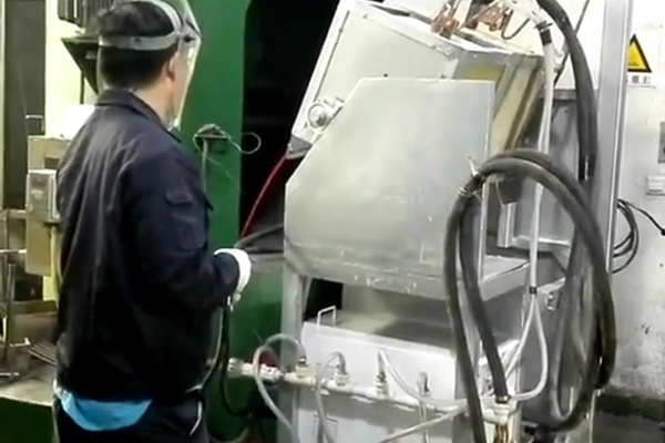 傾倒式熔煉爐，中高頻感應(yīng)熔煉設(shè)備