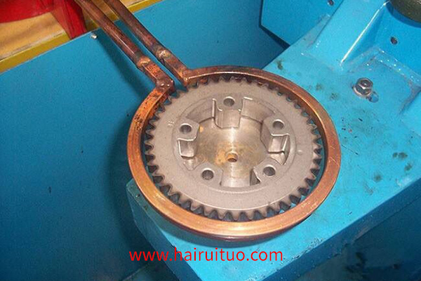 超音頻自動淬火成套設(shè)備根據(jù)工件量身定制高頻加熱電源