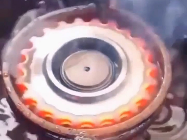 齒輪淬火設(shè)備 ，高頻淬火機(jī)床