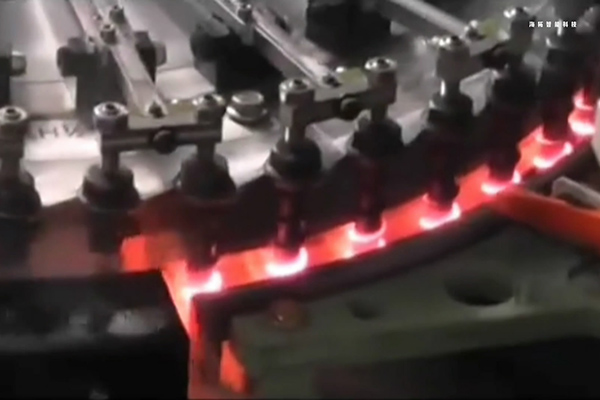 自動(dòng)化螺絲淬火設(shè)備