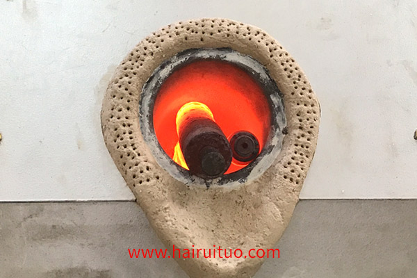 中頻熔煉爐-如何提高坩堝的壽命(圖1)