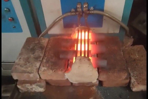 中頻加熱器的應(yīng)用有哪些常見問題?(圖1) 中頻加熱器的應(yīng)用有哪些常見問題?(圖1)